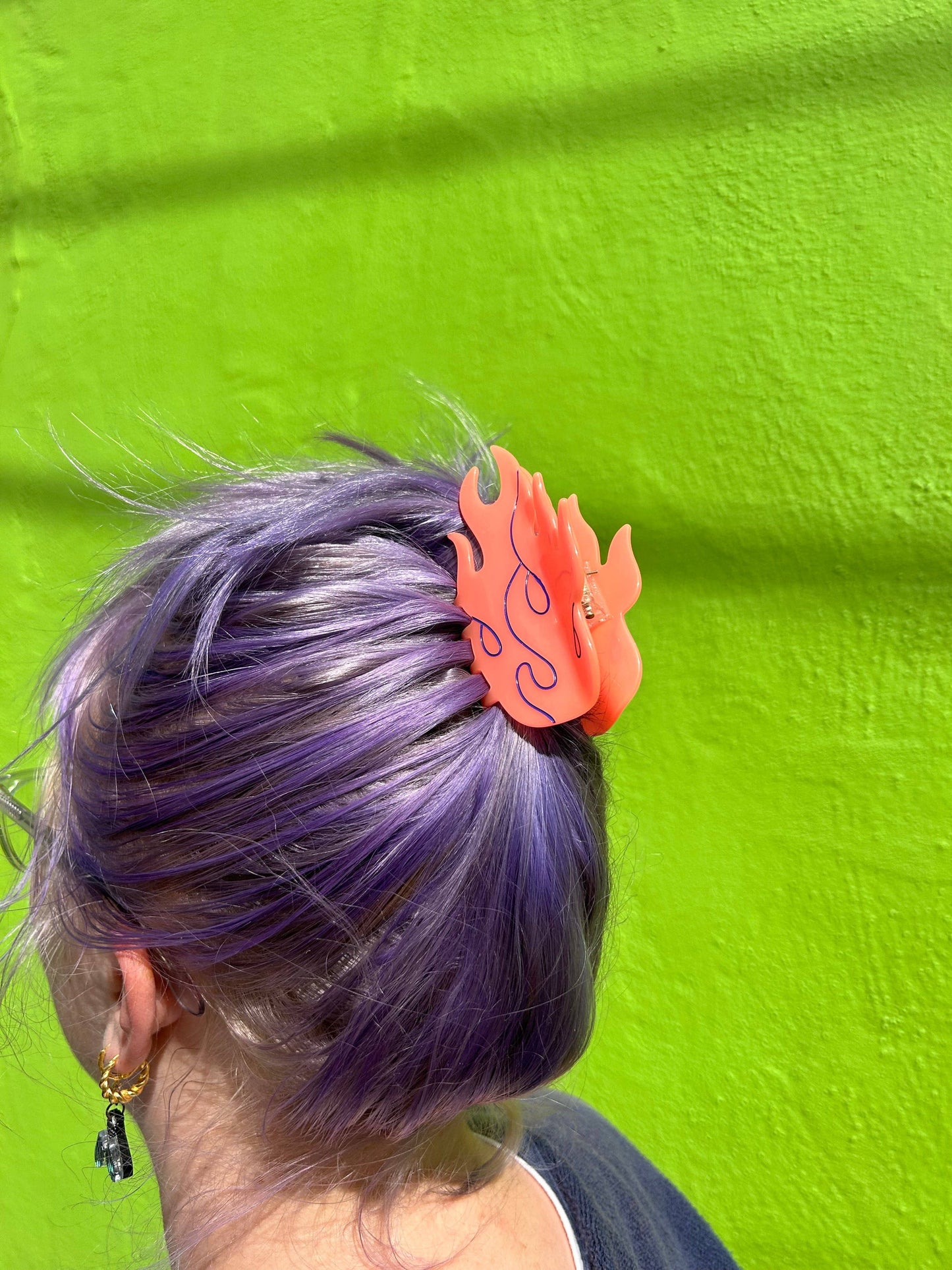 The Peach Fuzz - Flamin’ Hot Flames Hair Claw