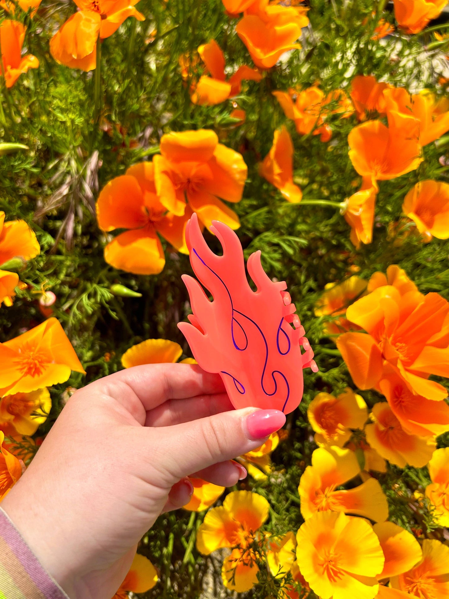 The Peach Fuzz - Flamin’ Hot Flames Hair Claw