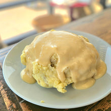 Load image into Gallery viewer, Mashed Potatoes &amp; Creamy Garlic Gravy
