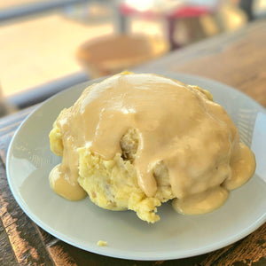 Mashed Potatoes & Creamy Garlic Gravy