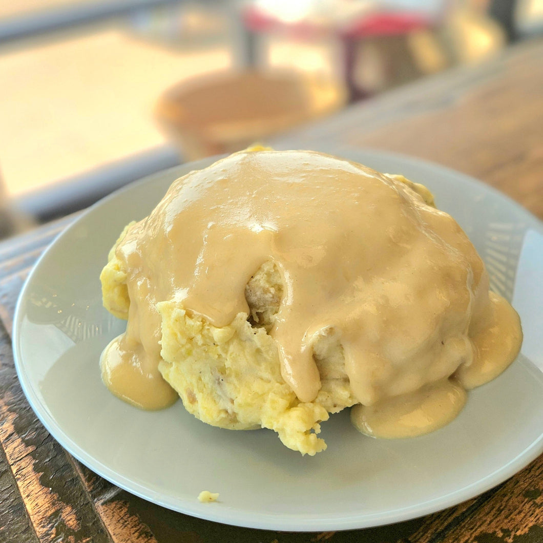 Mashed Potatoes & Creamy Garlic Gravy