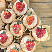 Load image into Gallery viewer, Strawberry Cupcakes