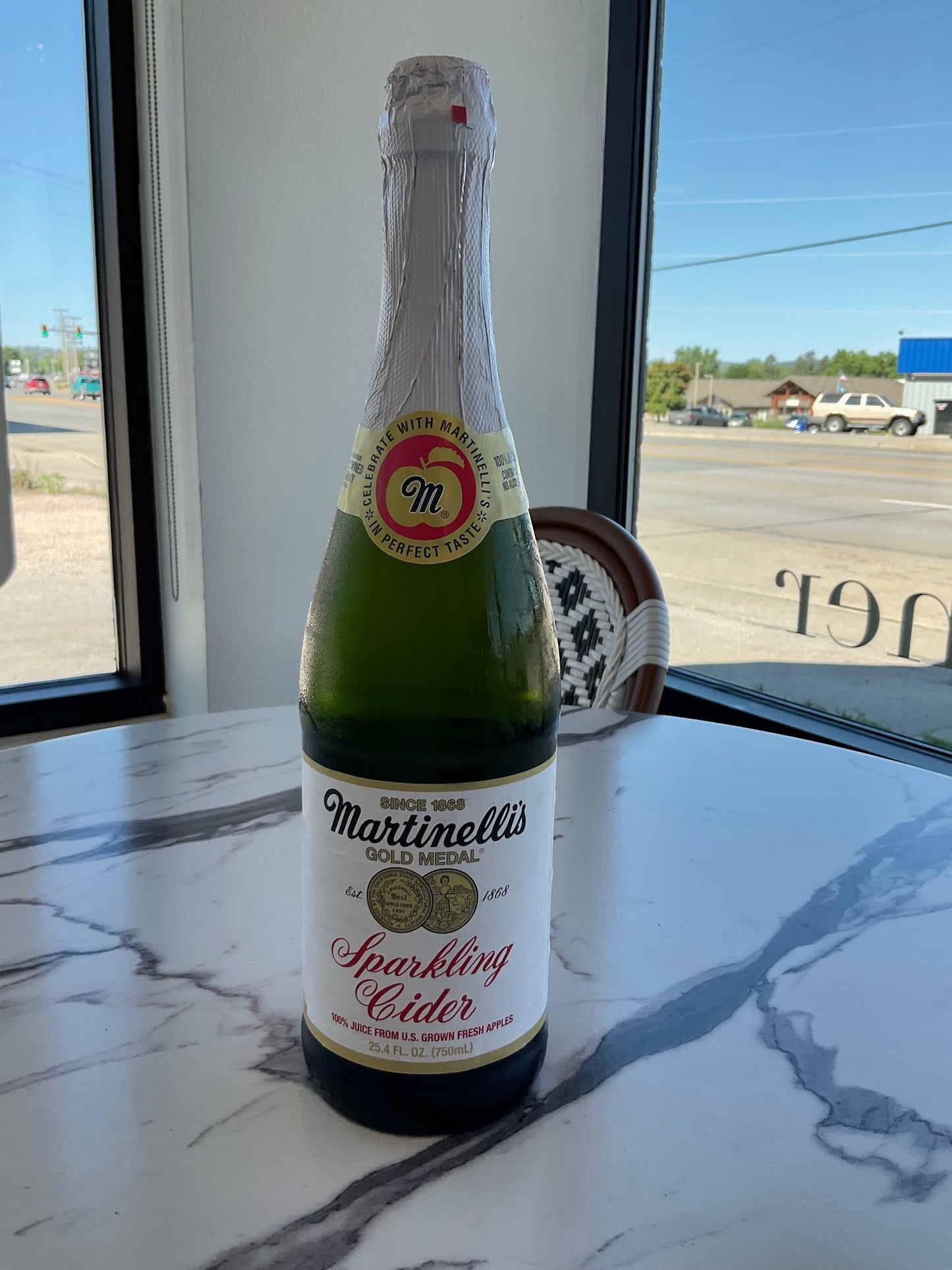 Martinelli’s Sparkling Cider ￼