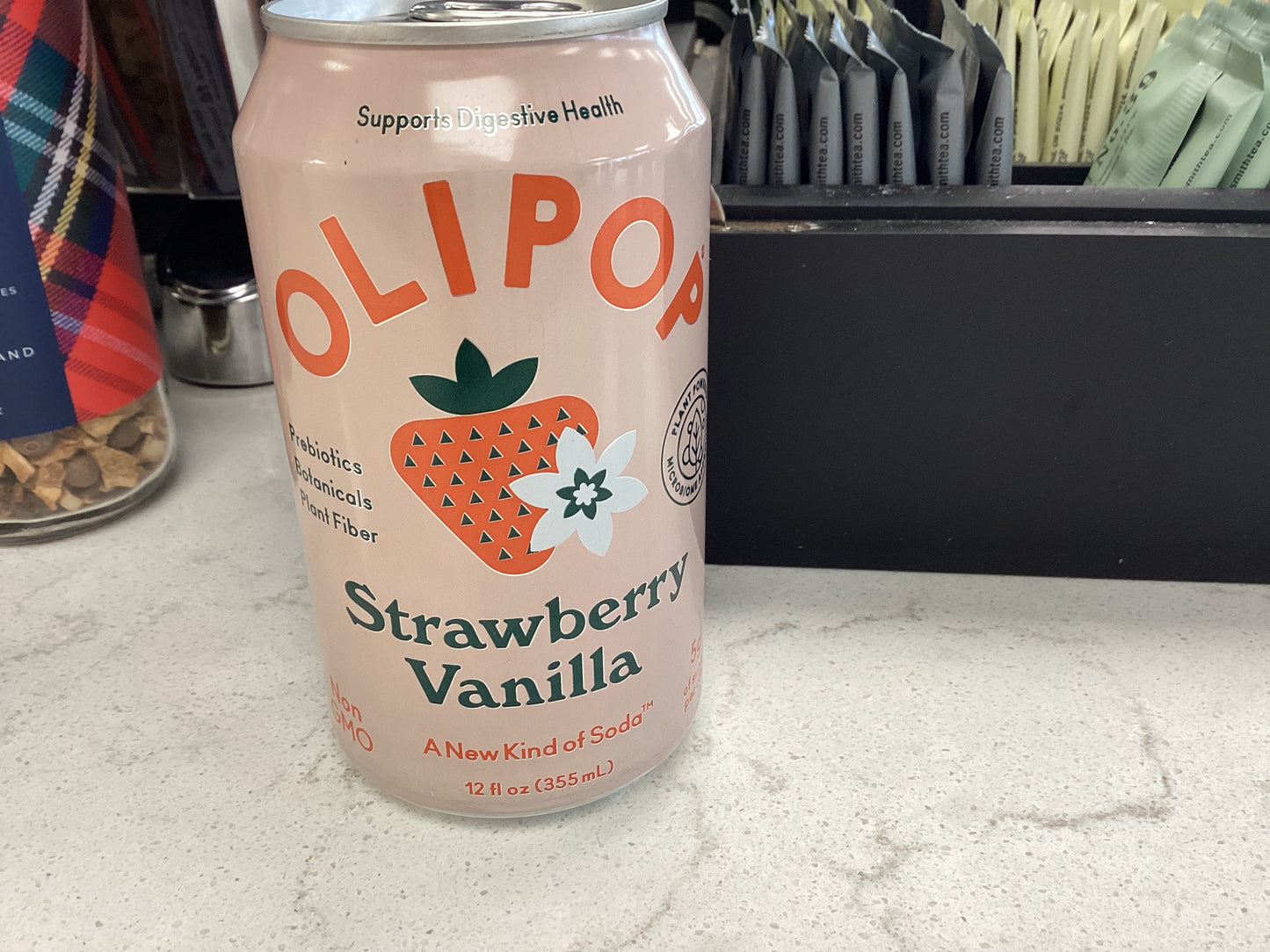 Olipop Strawberry Vanilla