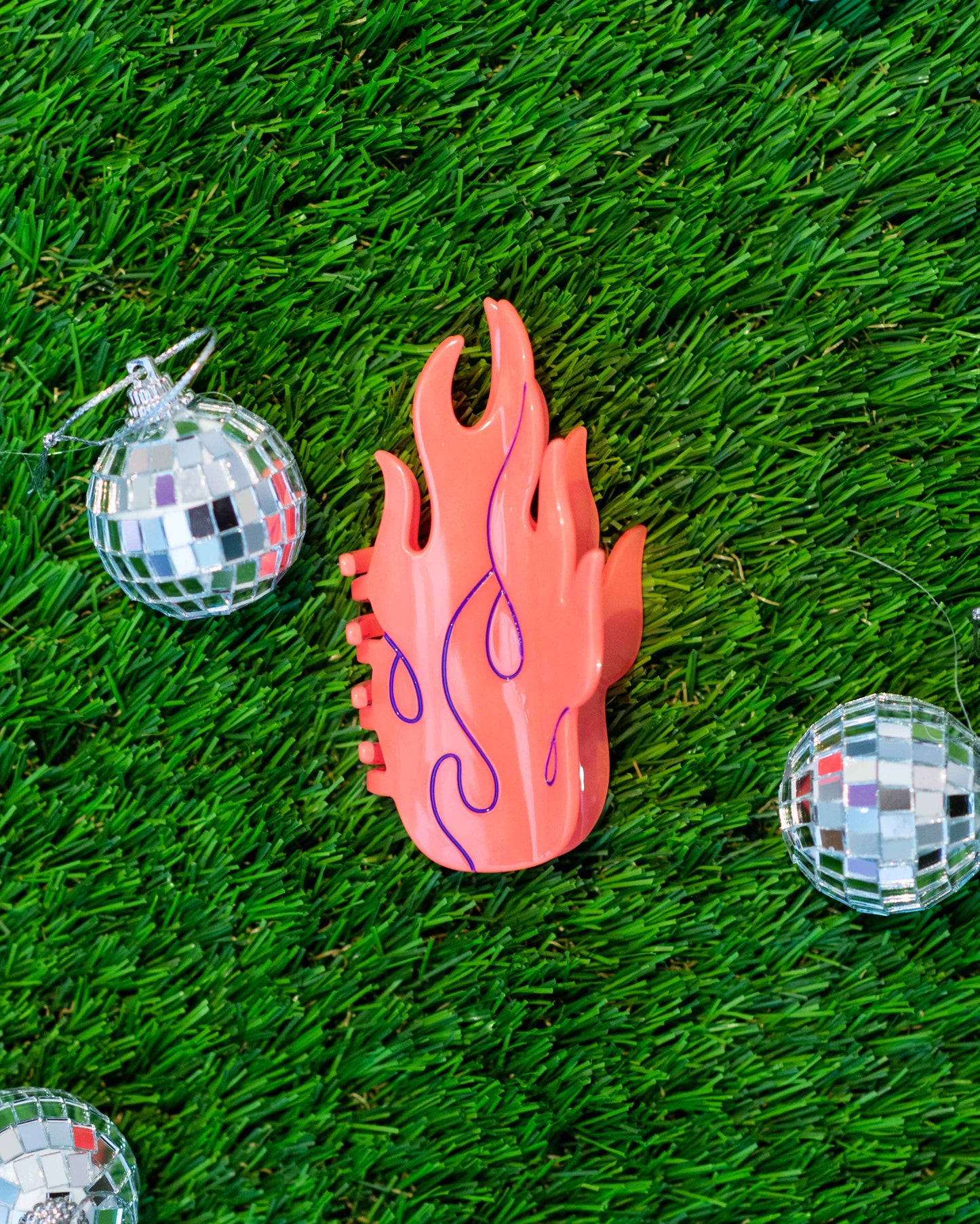 The Peach Fuzz - Flamin’ Hot Flames Hair Claw